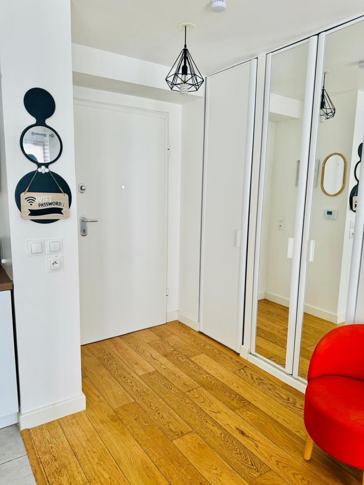 Cosy - Au Centre - Confort - Proche De Paris- Parking Prive Gratuit - Wifi Apartment *