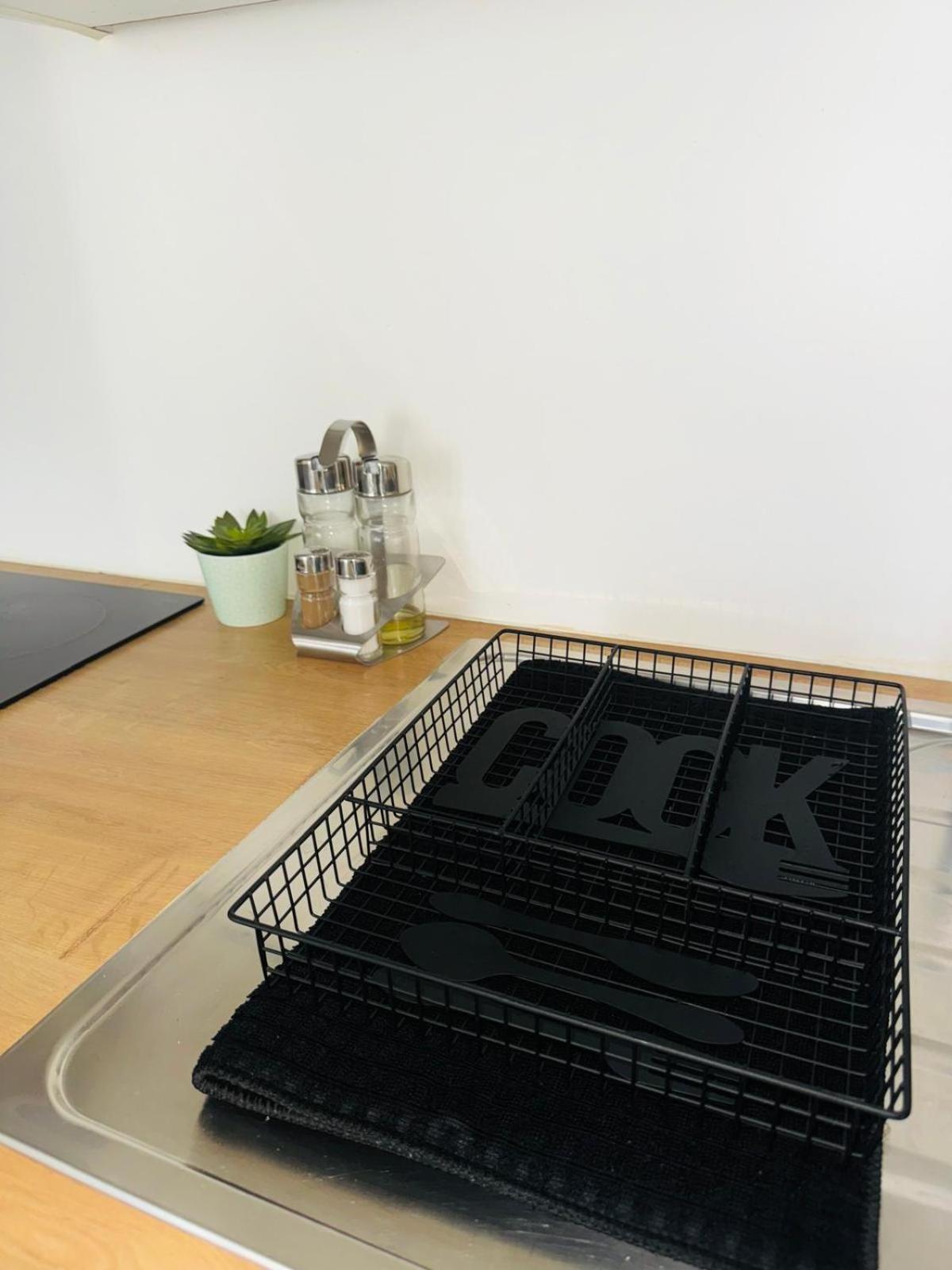 Cosy - Au Centre - Confort - Proche De Paris- Parking Prive Gratuit - Wifi Apartment Rueil-Malmaison